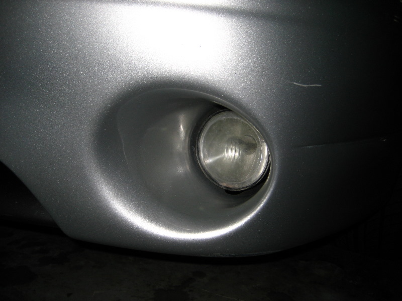 GM-Pontiac-Grand-Prix-Fog-Light-Bulb-Replacement-Guide-001