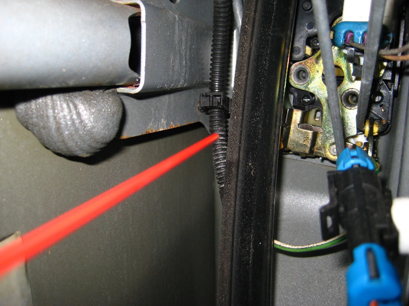 GM-Power-Window-Motor-Tracks-Lubricating-Guide-007
