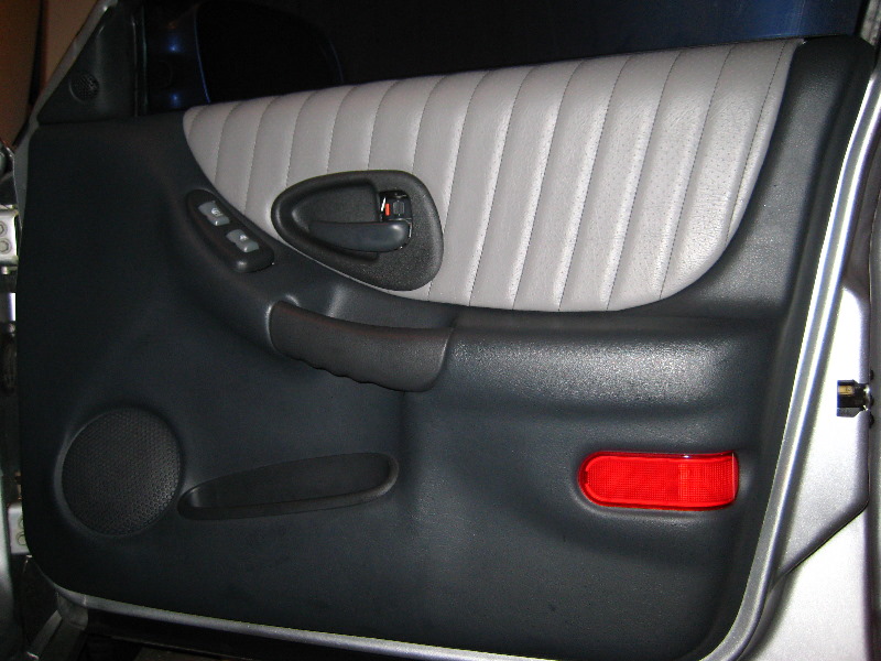 GM-Power-Window-Motor-Tracks-Lubricating-Guide-025