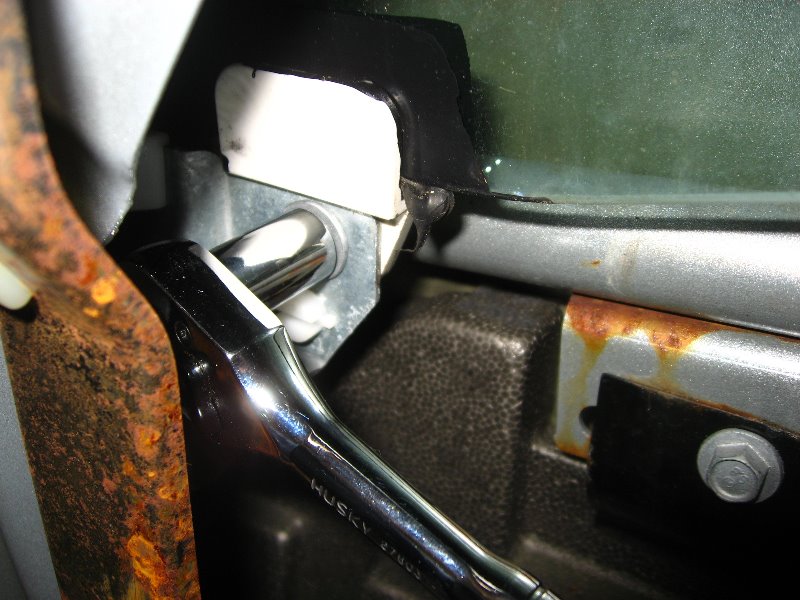 GM-Window-Motor-Regulator-Replacement-024