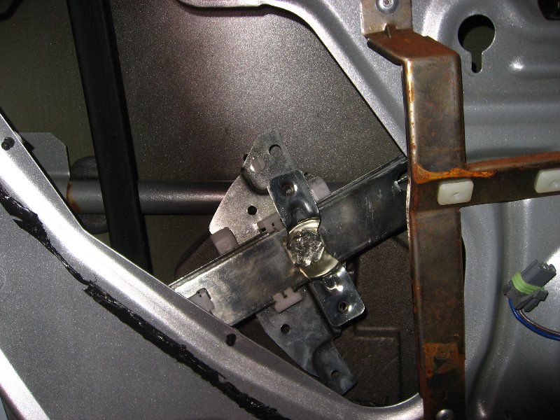 GM-Window-Motor-Regulator-Replacement-038