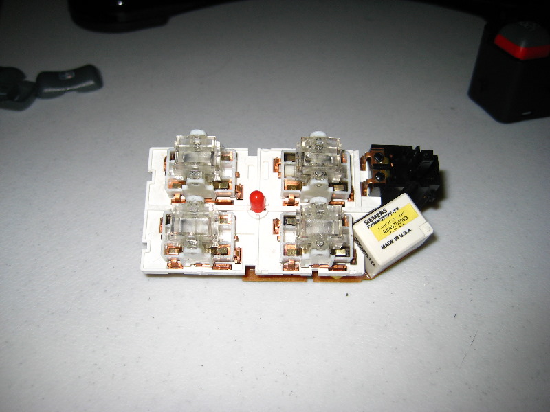 GMPowerWindowSwitchContactsCleaningGuide019