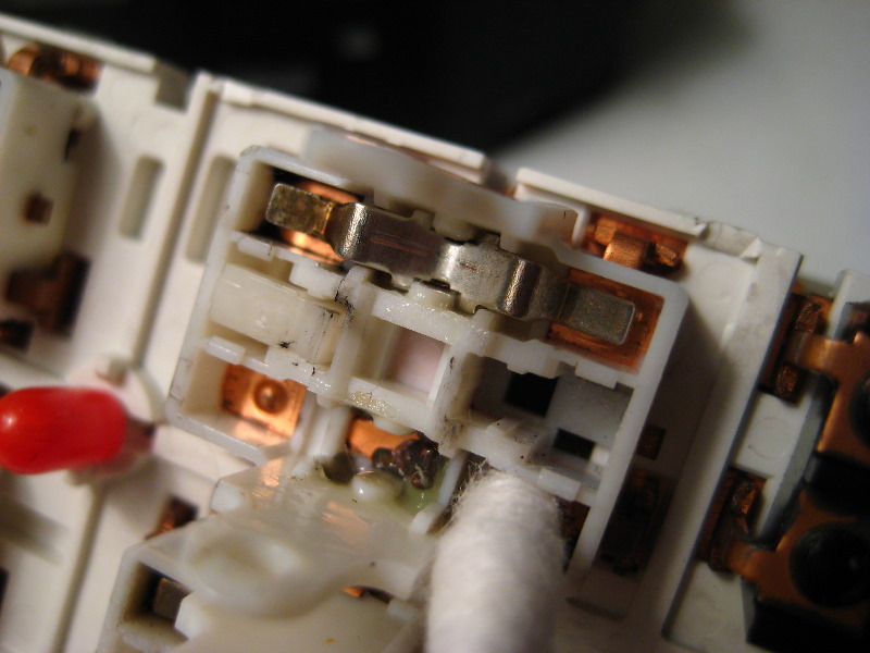 GM-Power-Window-Switch-Contacts-Cleaning-Guide-034
