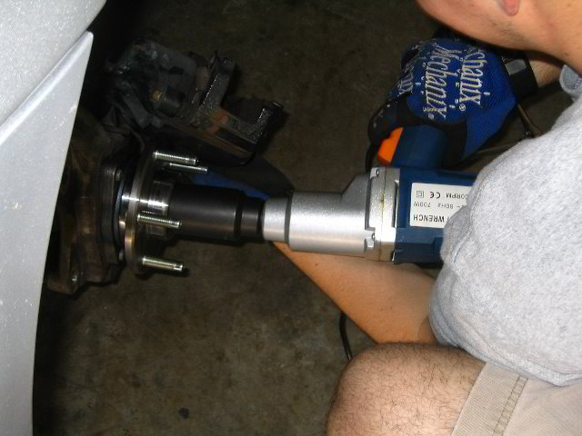 GM-Pontiac-Wheel-Bearing-Hub-Assembly-Repair-40