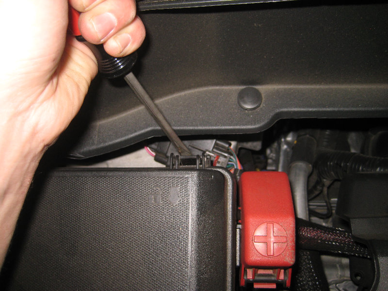 2007-2016-GMC-Acadia-Electrical-Fuses-Replacement-Guide-003