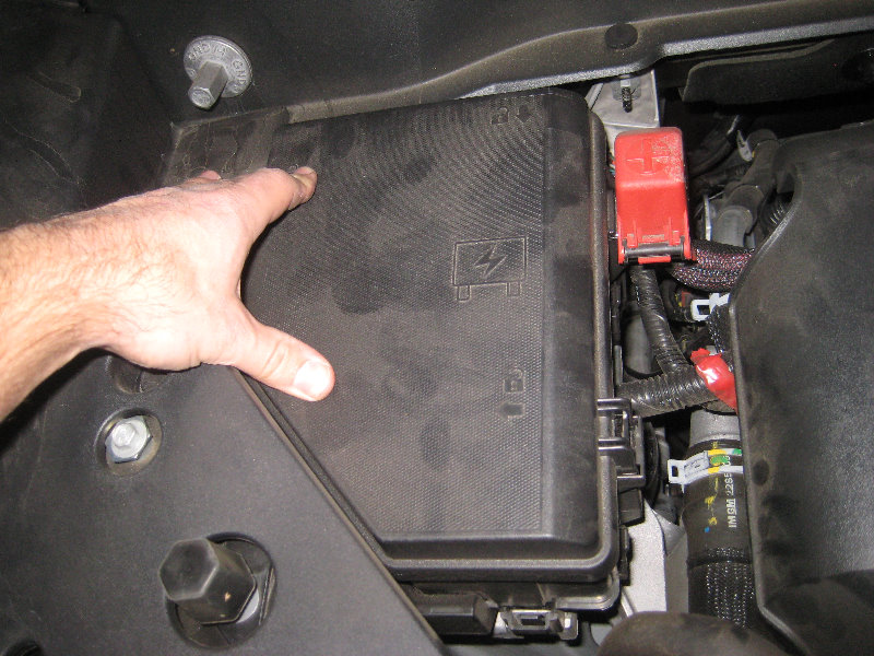 2007-2016-GMC-Acadia-Electrical-Fuses-Replacement-Guide-018