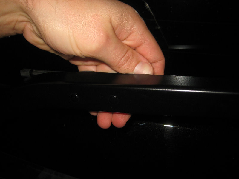 2007-2016-GMC-Acadia-Rear-Window-Wiper-Blade-Replacement-Guide-006