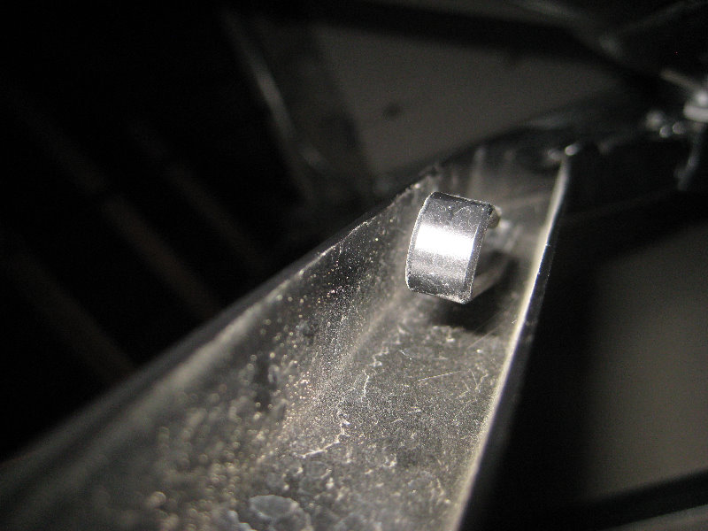 2007-2016-GMC-Acadia-Rear-Window-Wiper-Blade-Replacement-Guide-008