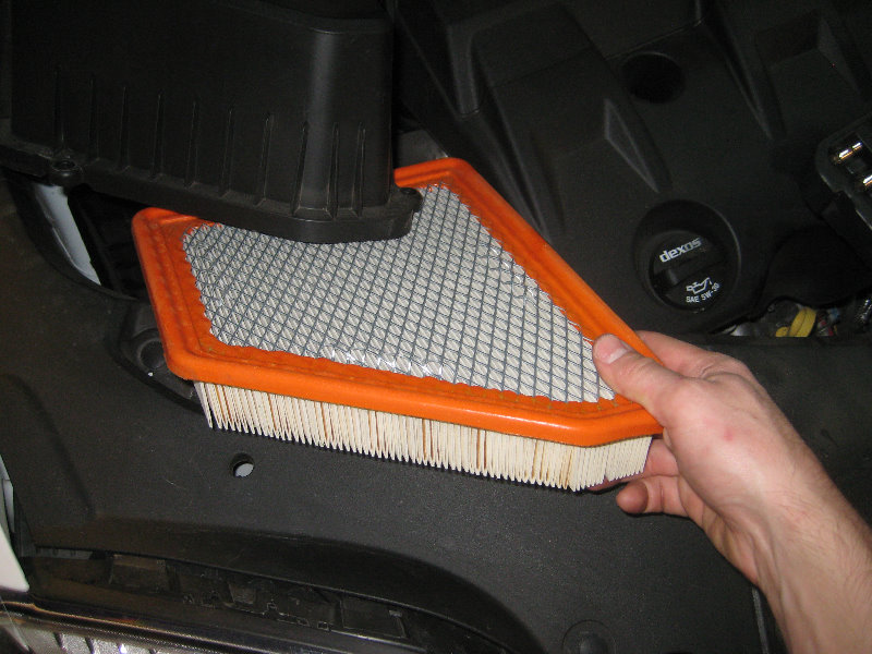 GMC-Terrain-Engine-Air-Filter-Replacement-Guide-009