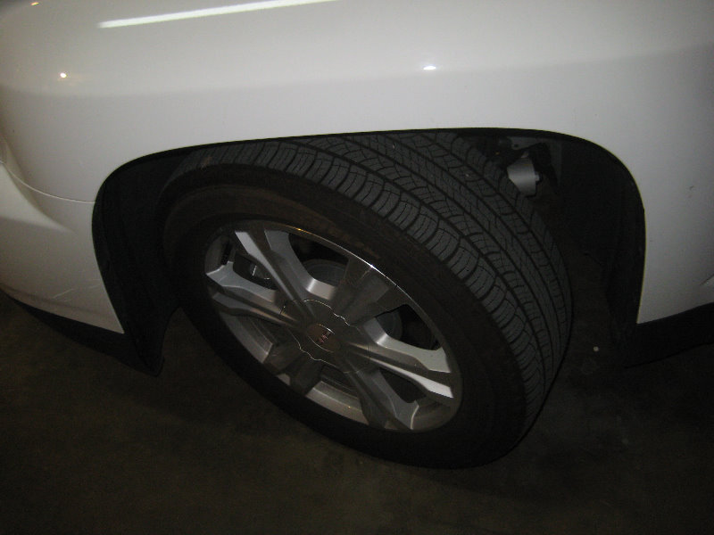 GMC-Terrain-Headlight-Bulbs-Replacement-Guide-002