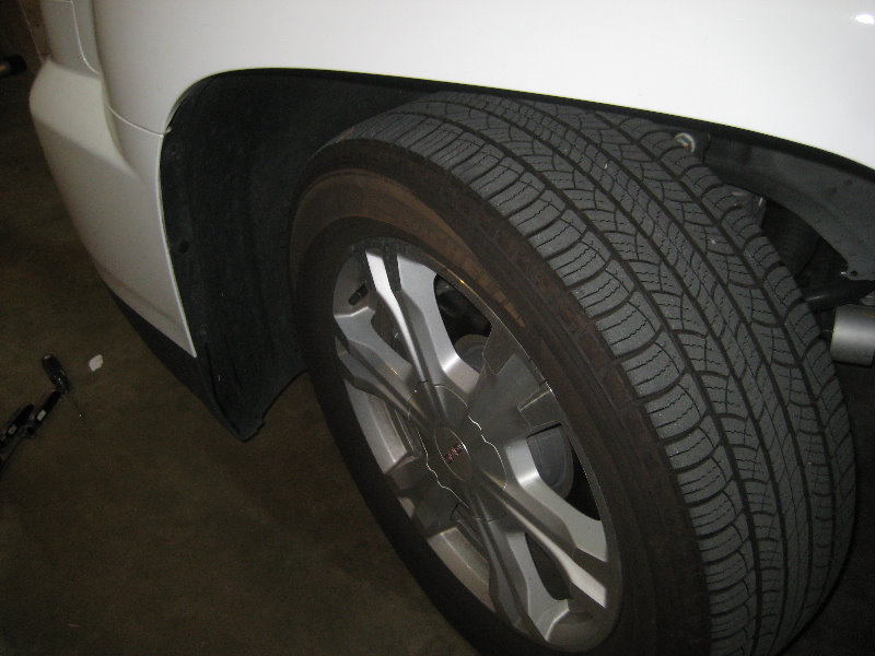 GMC-Terrain-Headlight-Bulbs-Replacement-Guide-003