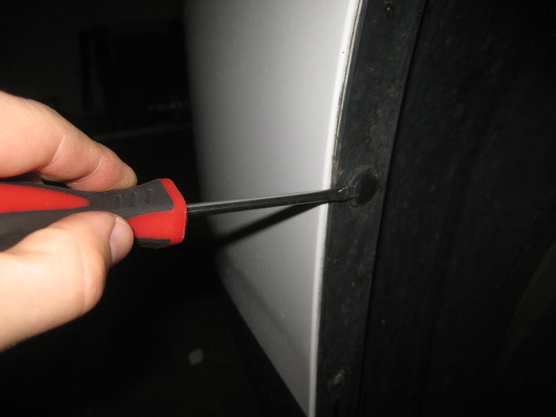 GMC-Terrain-Headlight-Bulbs-Replacement-Guide-007