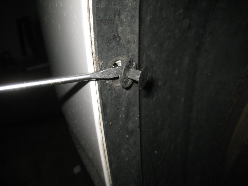 GMC-Terrain-Headlight-Bulbs-Replacement-Guide-008