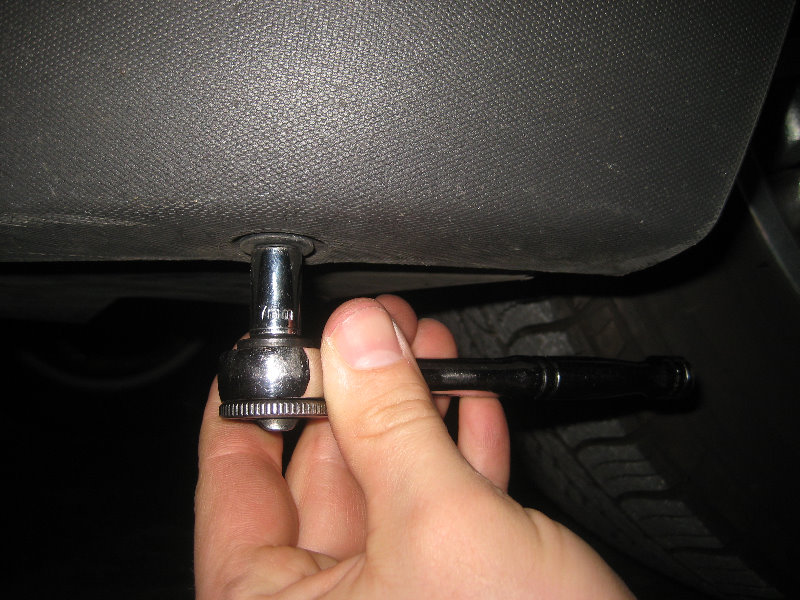 GMC-Terrain-Headlight-Bulbs-Replacement-Guide-012