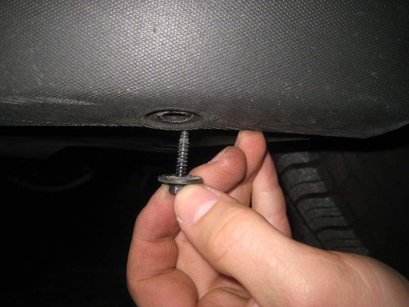 GMC-Terrain-Headlight-Bulbs-Replacement-Guide-013