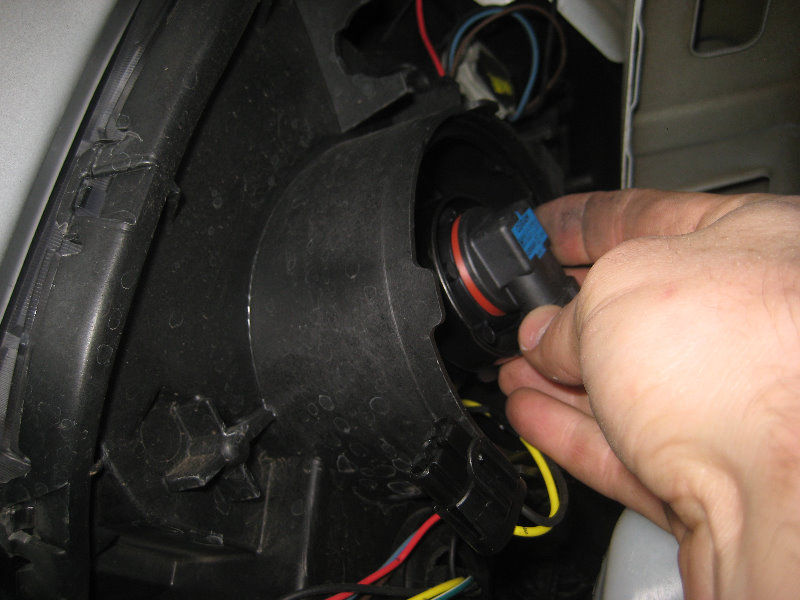 GMC-Terrain-Headlight-Bulbs-Replacement-Guide-021