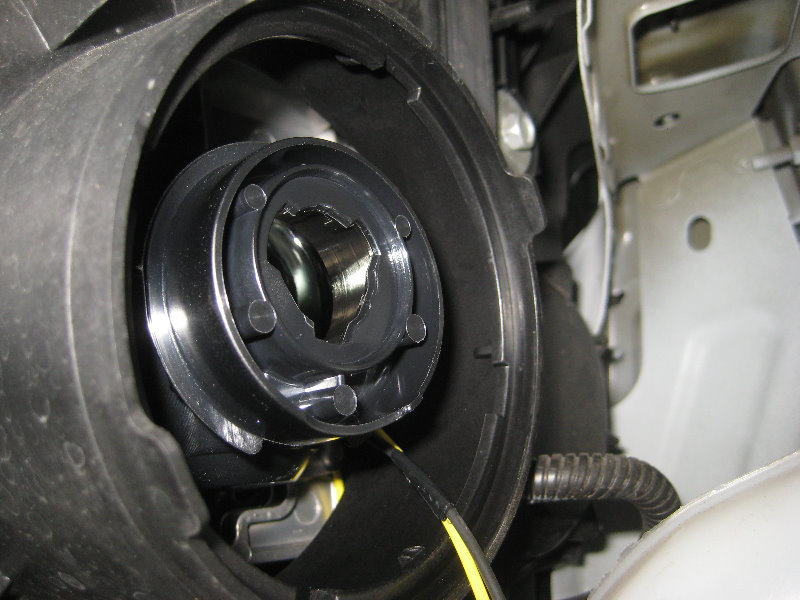 GMC-Terrain-Headlight-Bulbs-Replacement-Guide-024