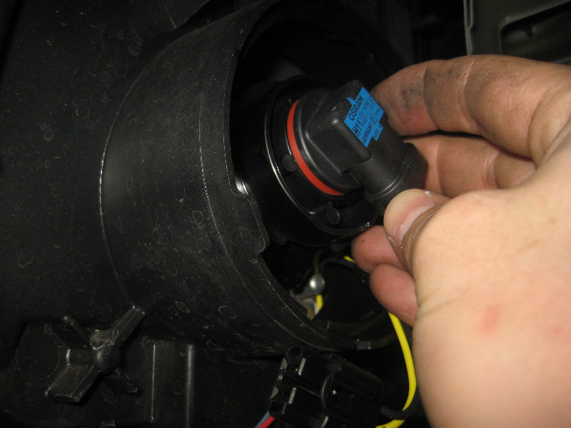 GMC-Terrain-Headlight-Bulbs-Replacement-Guide-025