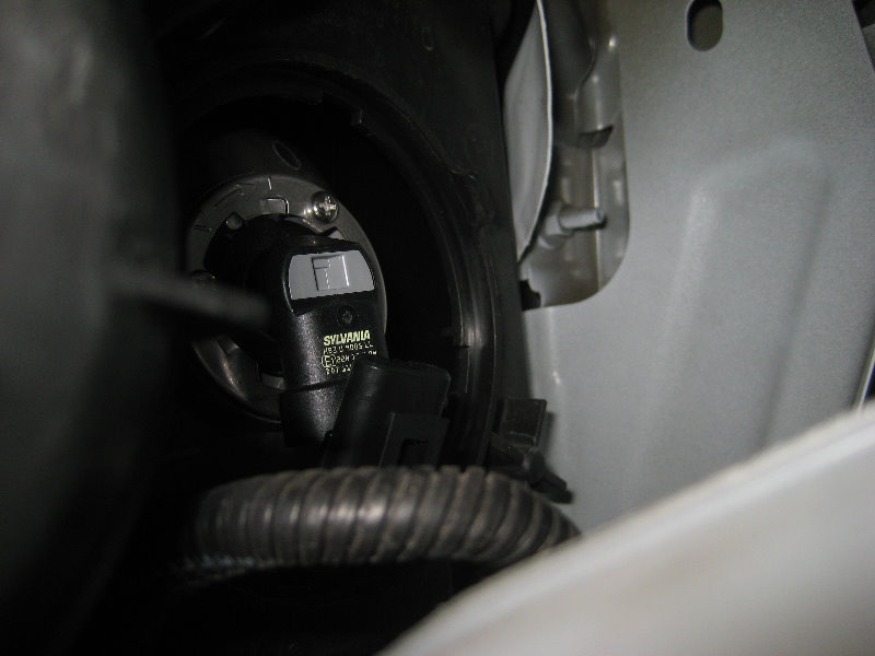 GMC-Terrain-Headlight-Bulbs-Replacement-Guide-032