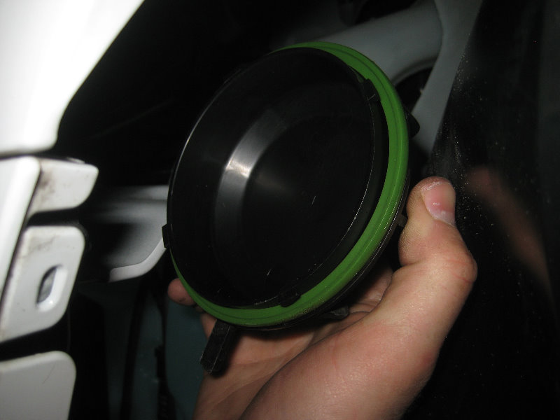 GMC-Terrain-Headlight-Bulbs-Replacement-Guide-037