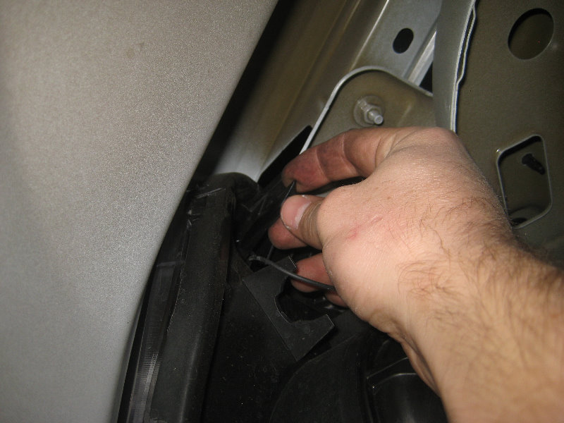 GMC-Terrain-Headlight-Bulbs-Replacement-Guide-045