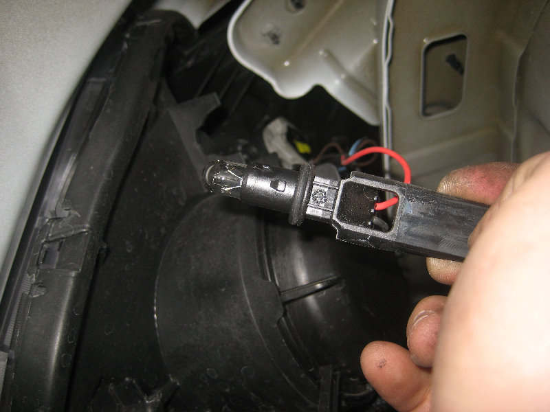 GMC-Terrain-Headlight-Bulbs-Replacement-Guide-046