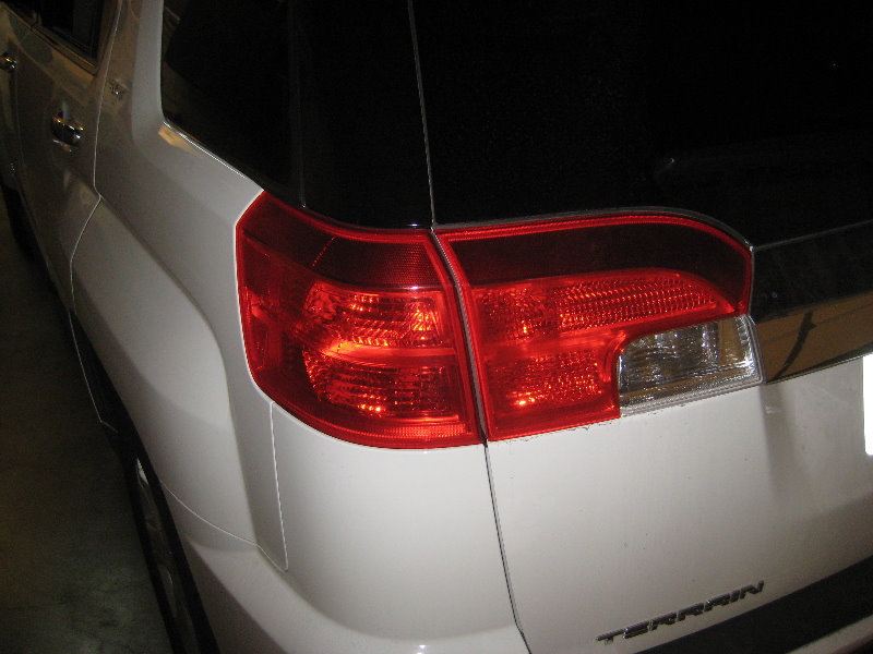 GMCTerrainTailLightBulbsReplacementGuide001