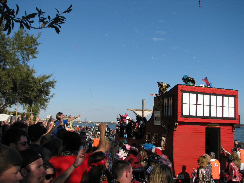 Gasparilla-Parade-of-the-Pirates-Tampa-FL-250