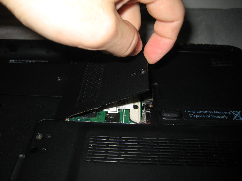 HP-Pavilion-DV2500-Laptop-HDD-RAM-Upgrade-Guide-014