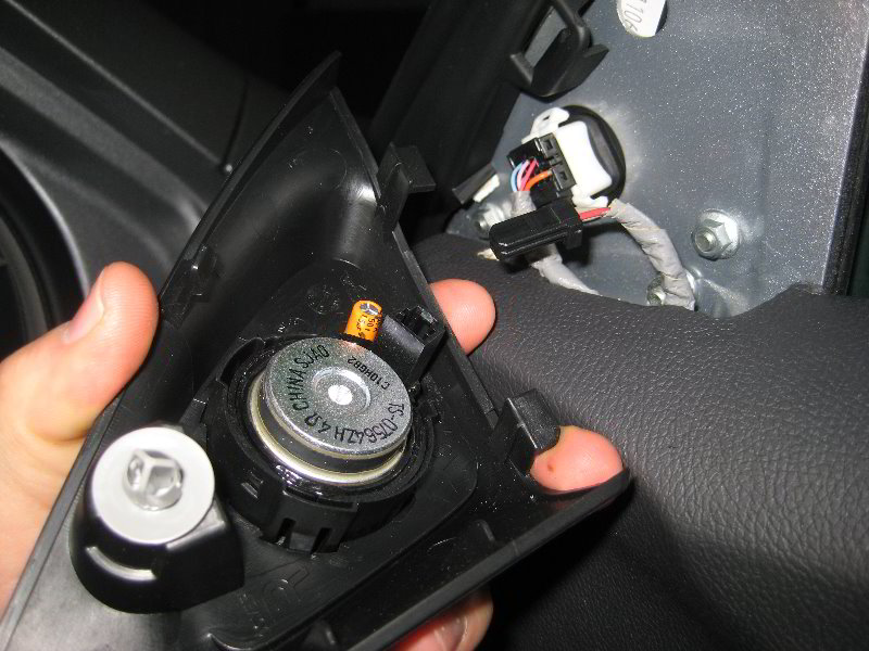 Honda-Accord-Interior-Door-Panel-Removal-Guide-004