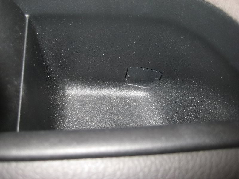 Honda-Accord-Interior-Door-Panel-Removal-Guide-008