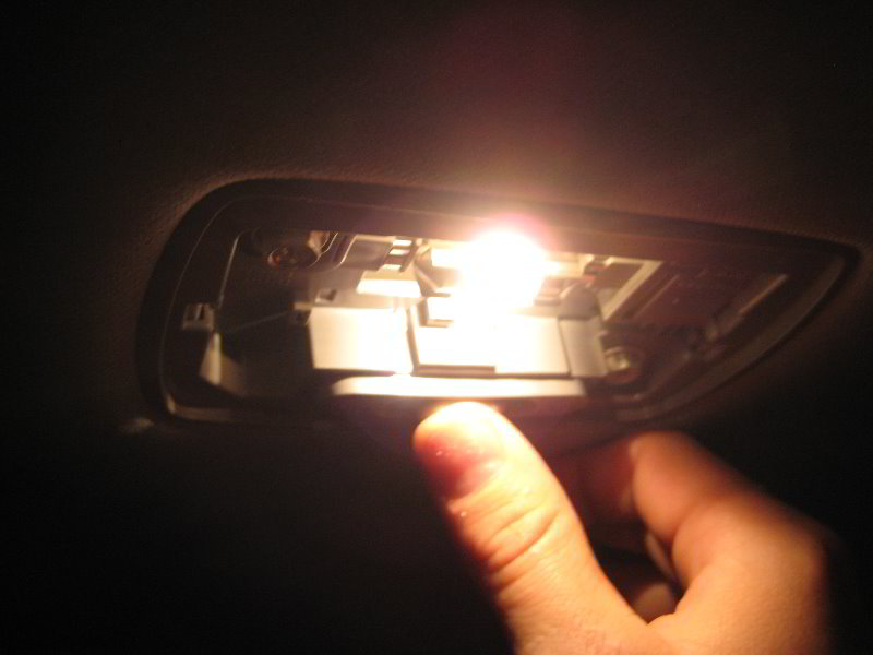 Honda-Accord-Dome-Light-Bulb-Replacement-Guide-009