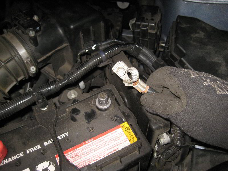 Honda-CR-V-12V-Automotive-Battery-Replacement-Guide-003