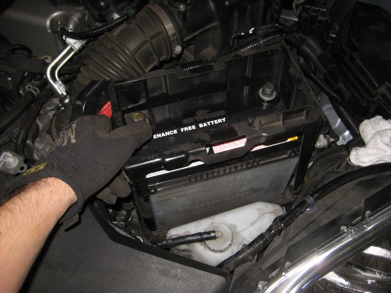 Honda-CR-V-12V-Automotive-Battery-Replacement-Guide-021