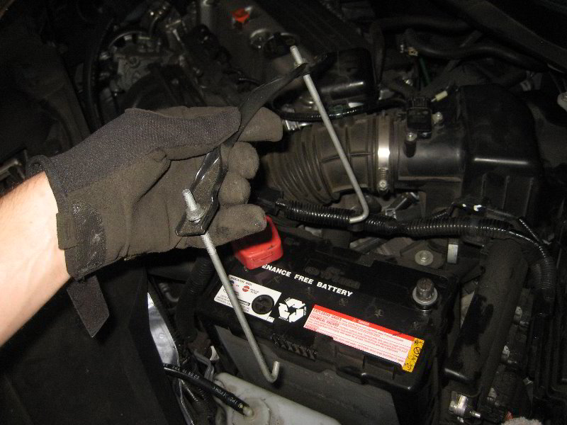Honda-CR-V-12V-Automotive-Battery-Replacement-Guide-025
