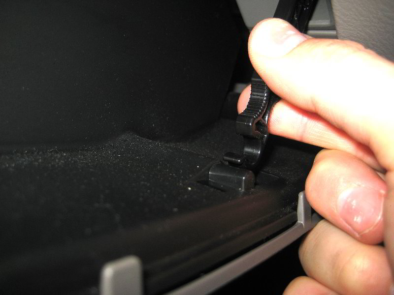 Honda-CR-V-Cabin-Air-Filter-Replacement-Guide-004