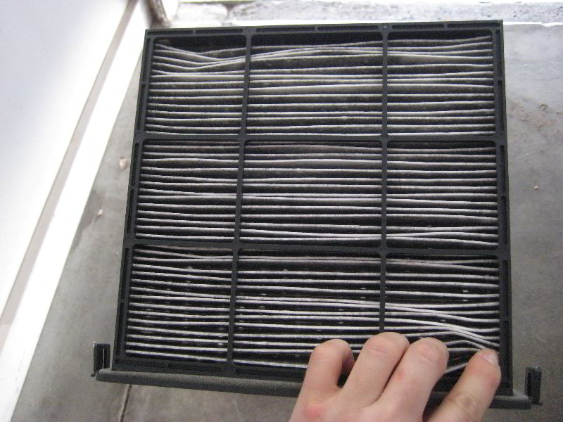 Honda-CR-V-Cabin-Air-Filter-Replacement-Guide-013