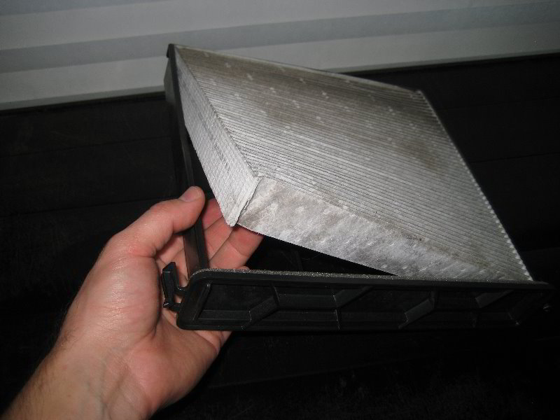 Honda-CR-V-Cabin-Air-Filter-Replacement-Guide-014