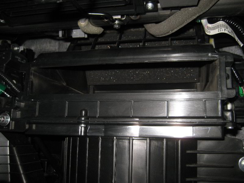 HondaCRVCabinAirFilterReplacementGuide018
