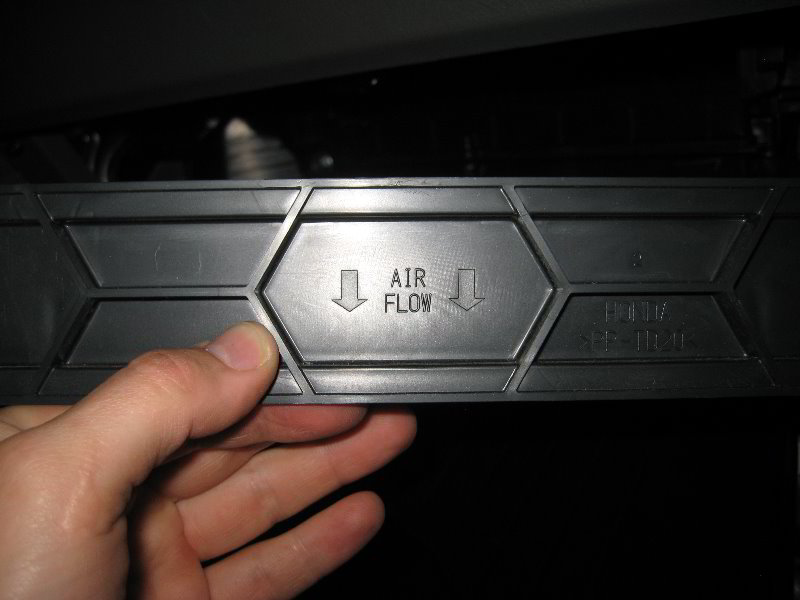 Honda-CR-V-Cabin-Air-Filter-Replacement-Guide-019