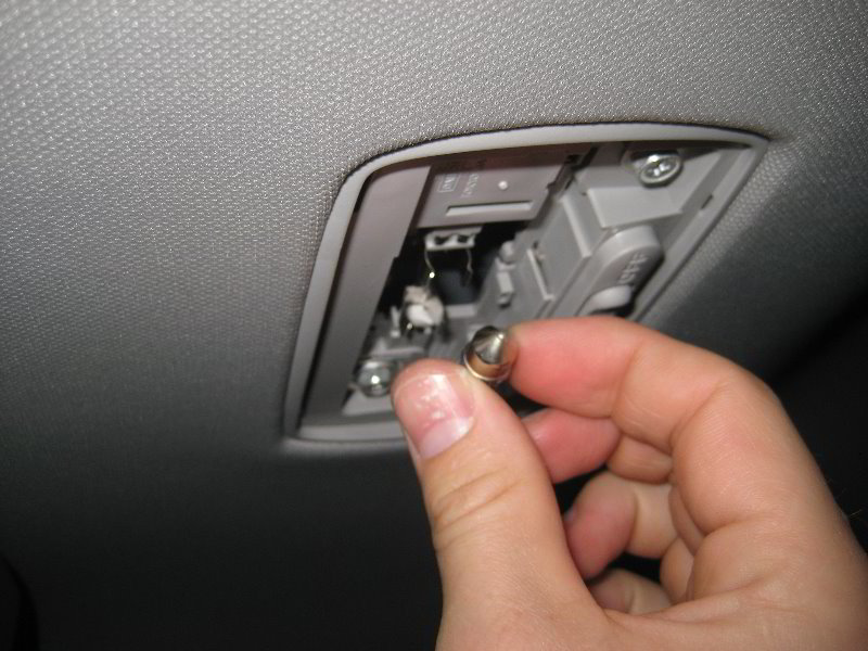 Honda-CR-V-Cargo-Area-Light-Bulb-Replacement-Guide-005