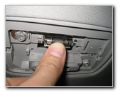 Honda-CR-V-Dome-Light-Bulb-Replacement-Guide-010