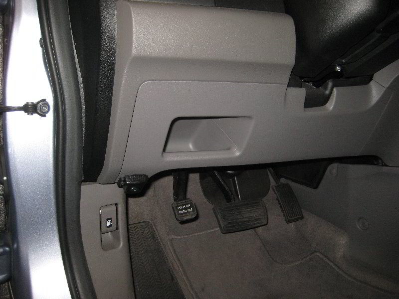 Honda-CR-V-Electrical-Fuse-Replacement-Guide-008