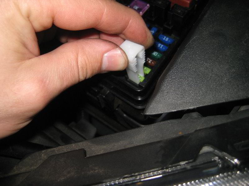 Honda-CR-V-Electrical-Fuse-Replacement-Guide-011