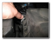 Honda-CR-V-Engine-Air-Filter-Replacement-Guide-004