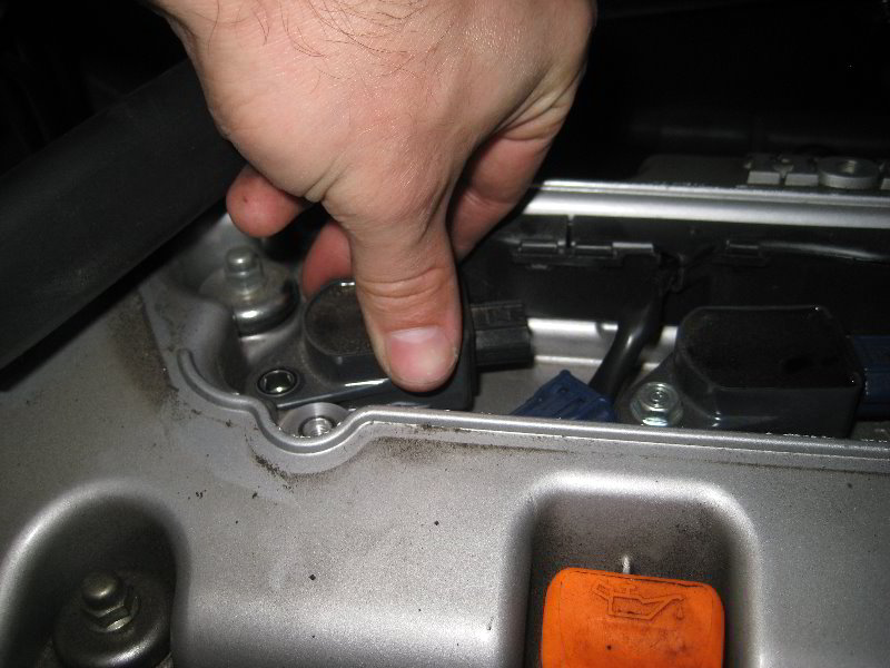 Honda-CR-V-K24Z-I4-Engine-Spark-Plugs-Replacement-Guide-029