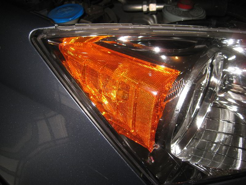 Honda-CR-V-Headlight-Bulbs-Replacement-Guide-028