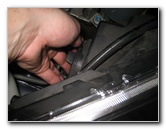 Honda-CR-V-Headlight-Bulbs-Replacement-Guide-017