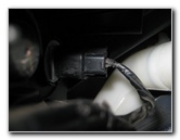 Honda-CR-V-Headlight-Bulbs-Replacement-Guide-036