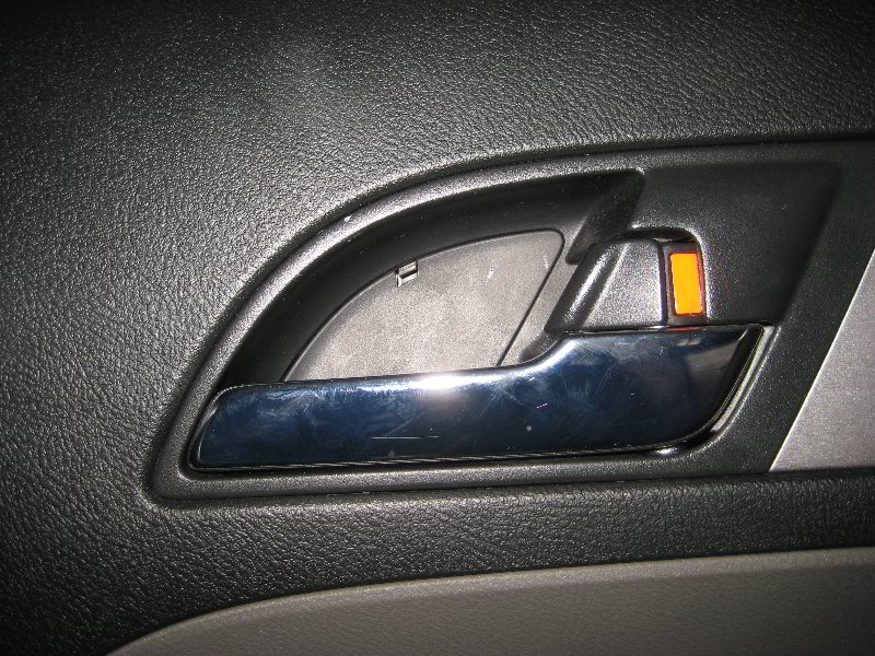 Honda-CR-V-Interior-Door-Panel-Removal-Guide-002